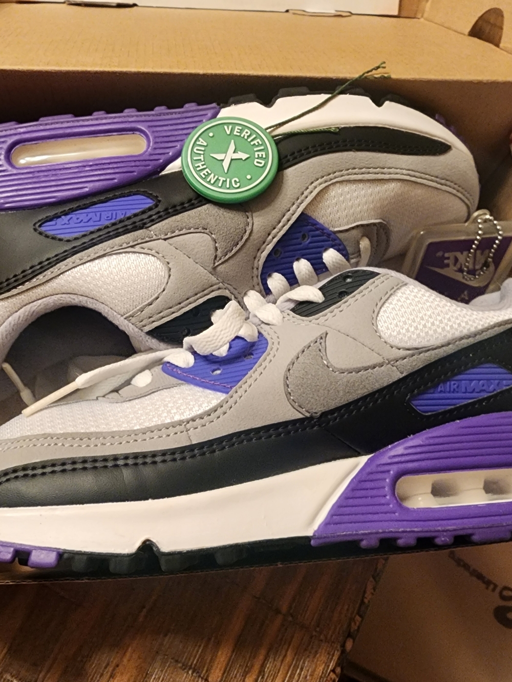 Nike Air Max 90 in Grey, Black & Purple